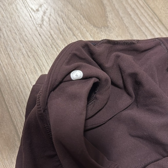 Lululemon sports bra size 4 - Picture 3 of 3